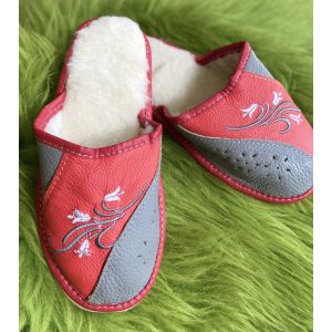 Домашні капці жіночі із шкіри та овечої шерсті 36 розмір остання пара