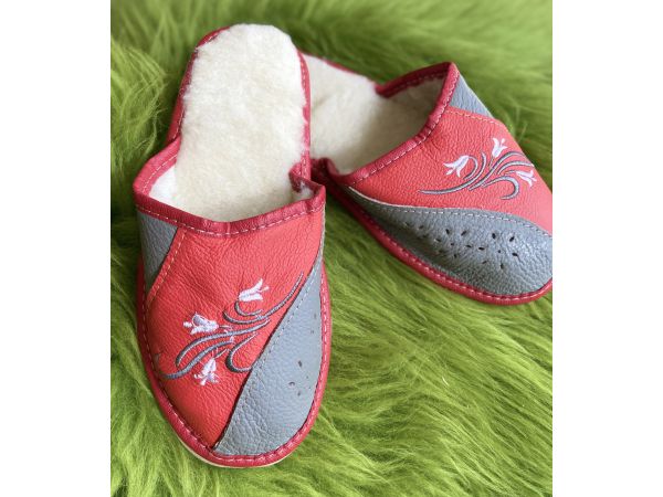 Домашні капці жіночі із шкіри та овечої шерсті 36 розмір остання пара