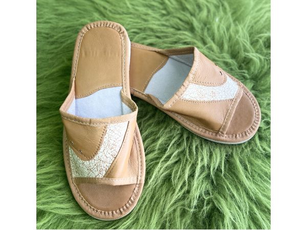 Домашні шкіряні жіночі капці