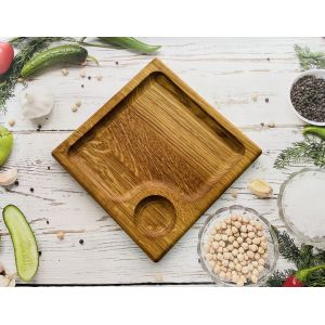 Дерев'яна дошка для подачі блюд 25х25