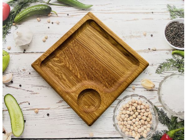 Дерев'яна дошка для подачі блюд 25х25