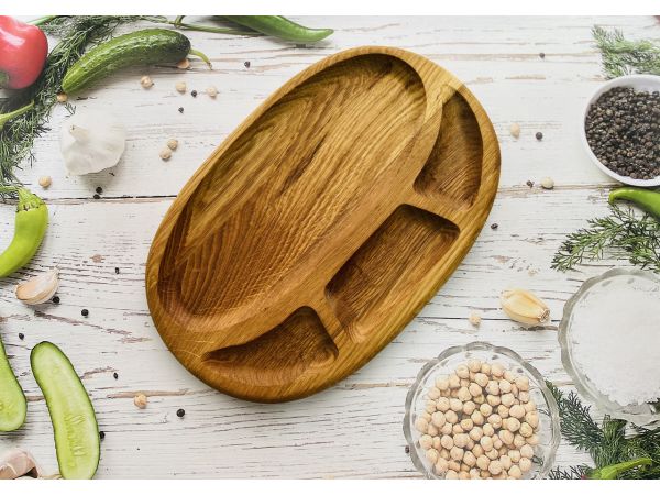 Дерев'яна дошка для подачі блюд