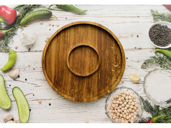Дерев'яна дошка для подачі блюд