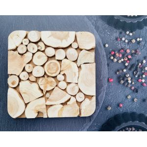 Дерев’яна підставка під гаряче з ялівцю, 18х18