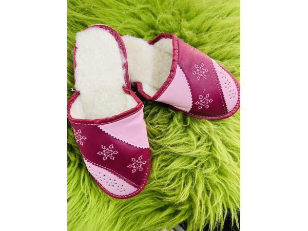 Домашні капці жіночі із шкіри та овечої шерсті