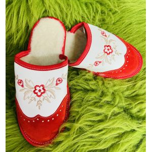 Домашні жіночі капці з овечої шерсті і шкіри