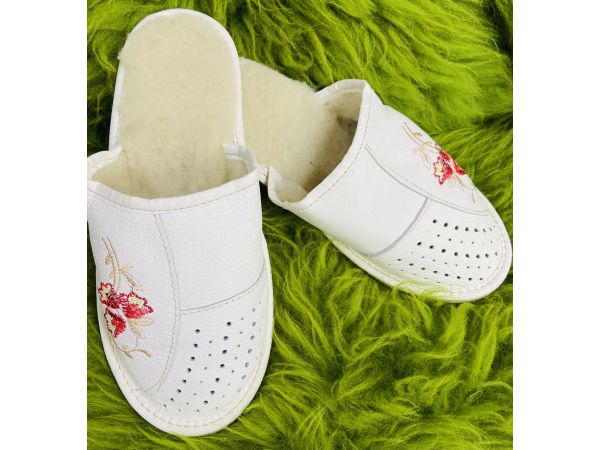 Домашні тапочки з жіночі з овечої вовни