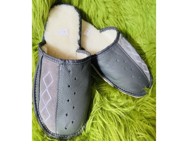 Домашні чоловічі тапочки шкіряні з овечої шерсті