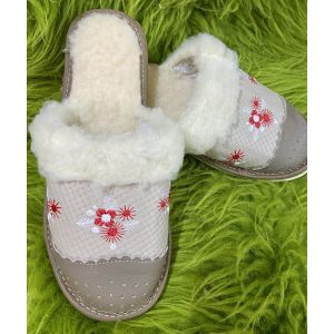 Домашні жіночі тапочки з овечої шерсті