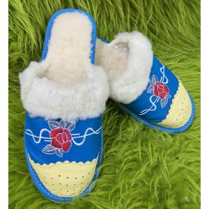 Домашні жіночі капці з овечої шерсті