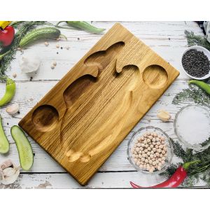 Дерев'яна дошка для подачі блюд