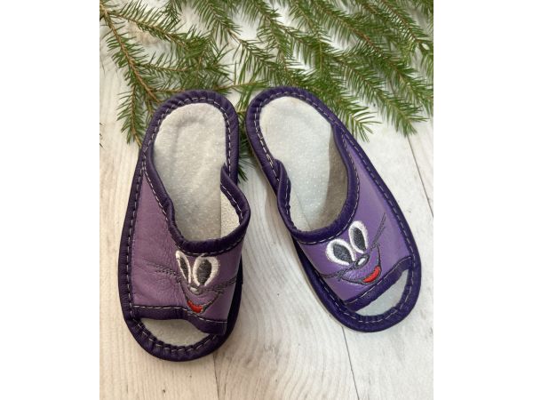 Домашні дитячі шкіряні капці, уцінка товар з вітрини 25 розмір