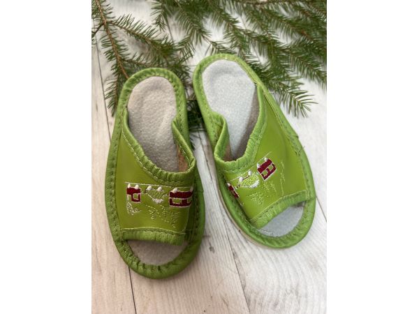 Домашні дитячі шкіряні капці, уцінка товар з вітрини 26 розмір