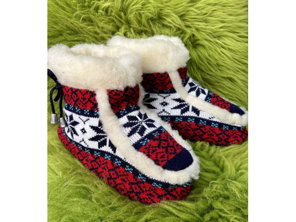 Чуні з овечої шерсті, орнамент червоно-сині, гумова підошва