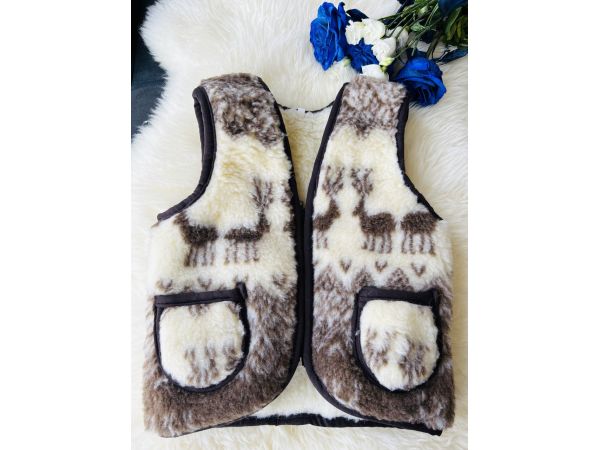 Жилет дитячий з овечої шесті, орнамент "Олені"