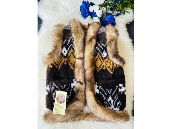 Жилет з овечої шерсті дитячий, орнамент олені коричневий 4