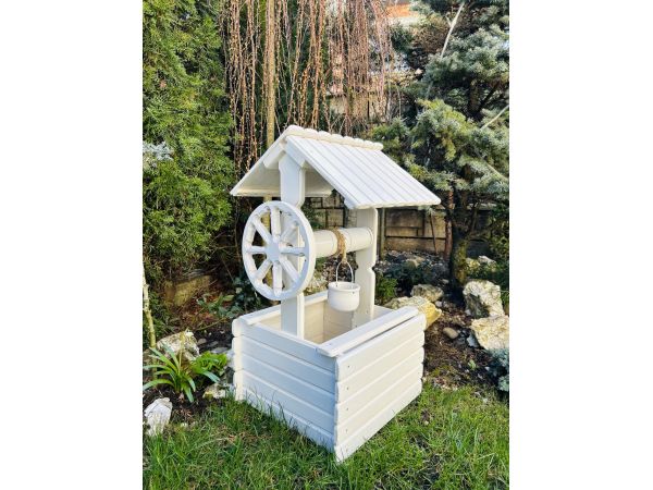 Декоративний дерев'яний колодязь