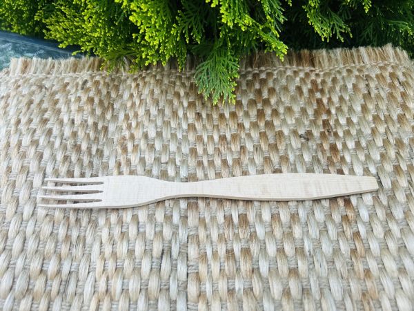 Виделка кухонна з натурального дерева