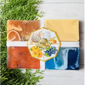 Набір натурального мила Карпатський Миловар, мило ручної роботи Мед та молоко:вівсяний скраб:чорниця:календула