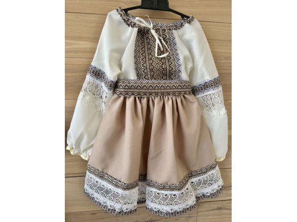 Вишитий костюм для дівчинки,  вишиванка дитяча, розмір 7 зріст 140 см
