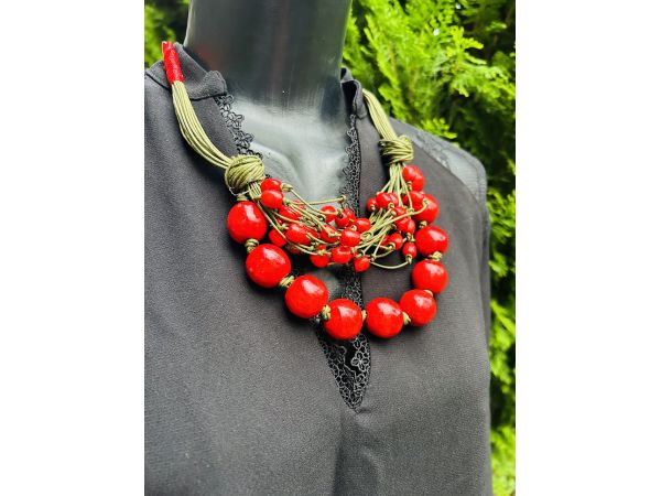 Намисто з дерева