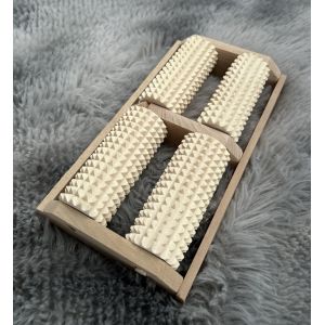 Дерев'яний масажер для ніг