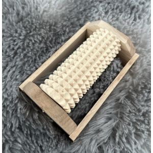 Дерев'яний масажер для ніг