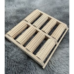 Дерев'яний масажер для ніг