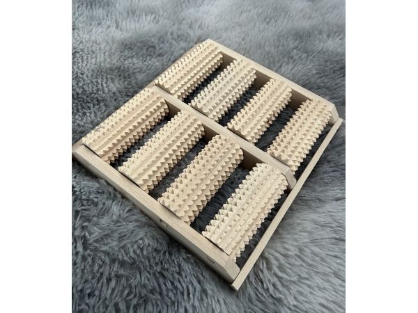 Дерев'яний масажер для ніг