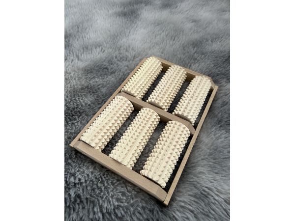 Дерев’яний масажер для ніг