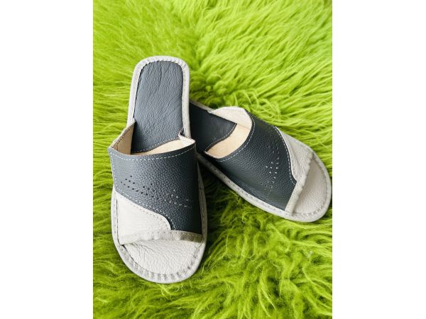 Домашні шкіряні жіночі капці