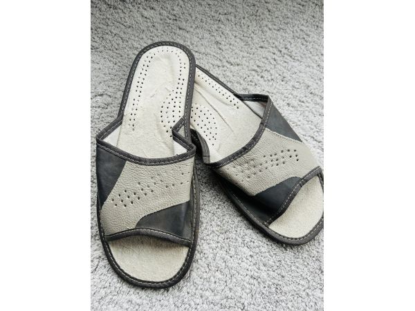 Домашні шкіряні чоловічі тапочки 45 розмір уцінка товар з вітрини