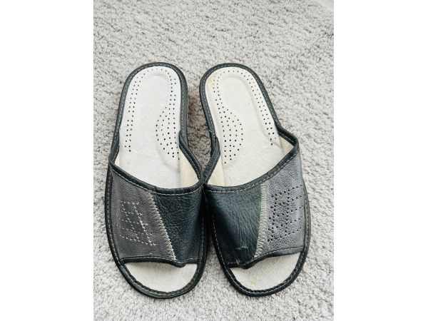 Домашні чоловічі шкіряні капці, 46 розмір уцінка брак устілки