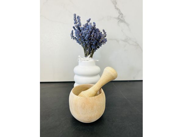 Дерев'яна ступка з пензликом