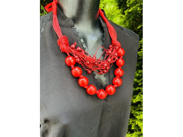 Намисто з дерева