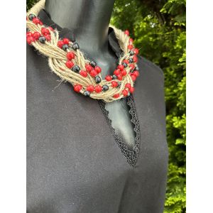 Намисто з дерева та ниток косичка, червоно-чорне