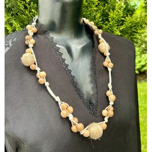 Намисто з дерева синьго кольору