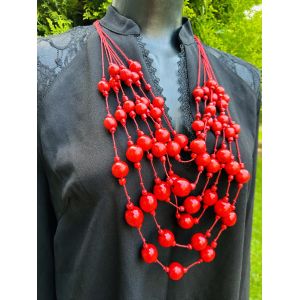 Намисто з дерева червоне