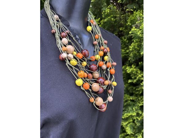 Намисто з дерева кольорове