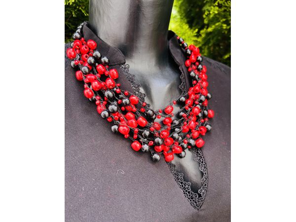 Намисто з дерева