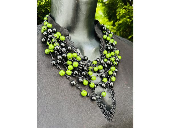 Намисто з дерева