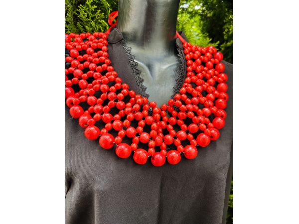 Намисто з дерева