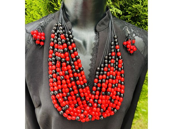 Набір прикрас червоно-чорні, намисто та сережки