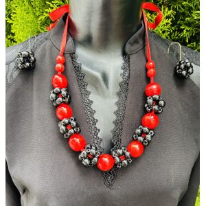 Набір прикрас, намисто та сережки