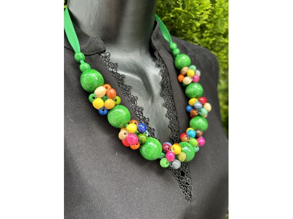 Намисто з дерева, зелене, ручна робота, українське намисто