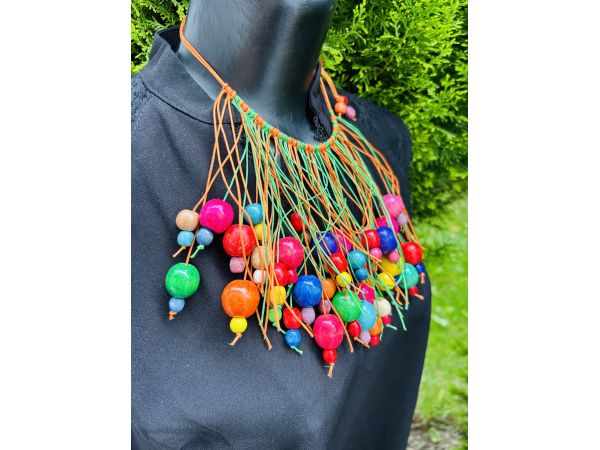 Намисто з дерева, різнокольорове, ручна робота, українське намисто, подарунок дівчині, подарунок жінці