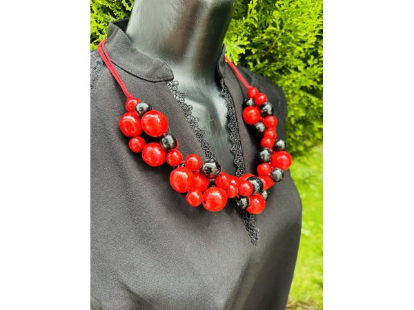 Намисто з дерева