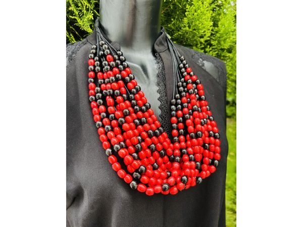 Намисто з дерева