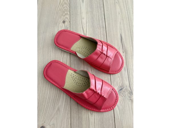 Домашні капці шкіряні жіночі