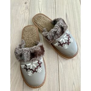 Домашні капці із жіночі з овечої шерсті і шкіри